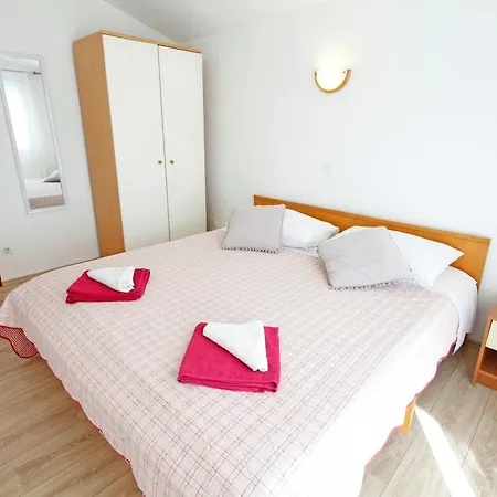 With Parking Space Nin, Zadar - 5797 נין