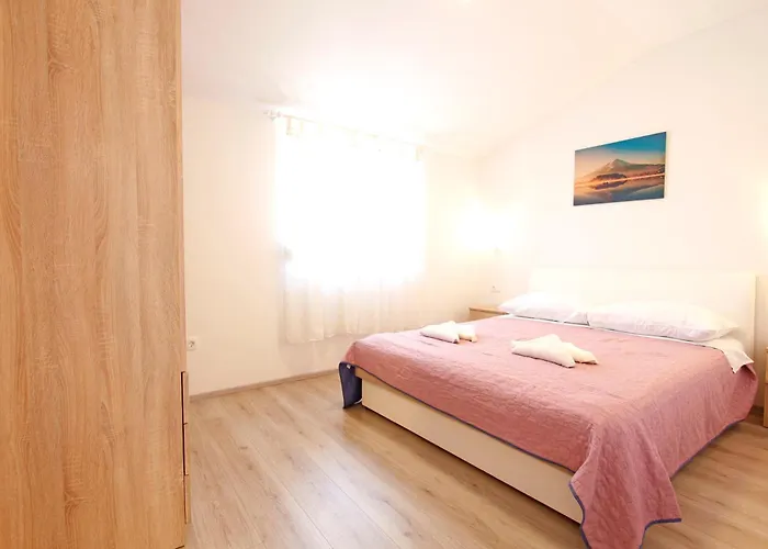 Apartamento With Parking Space Nin, Zadar - 5797
