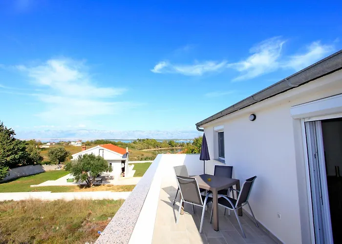 Apartamento With Parking Space Nin, Zadar - 5797