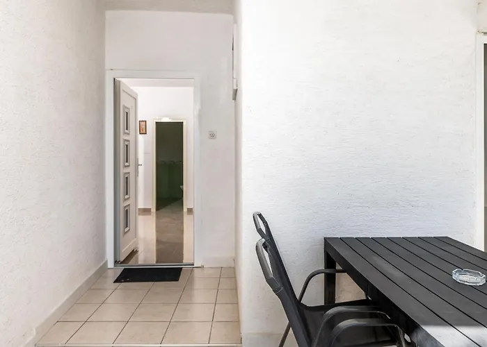 With Parking Space Nin, Zadar - 5797 شقة