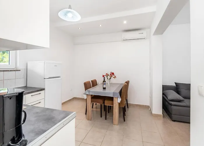 With Parking Space Nin, Zadar - 5797 شقة *
