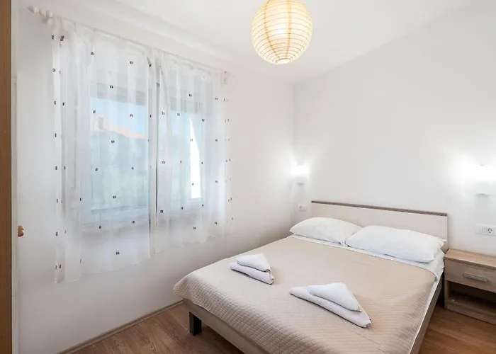 With Parking Space Nin, Zadar - 5797 شقة