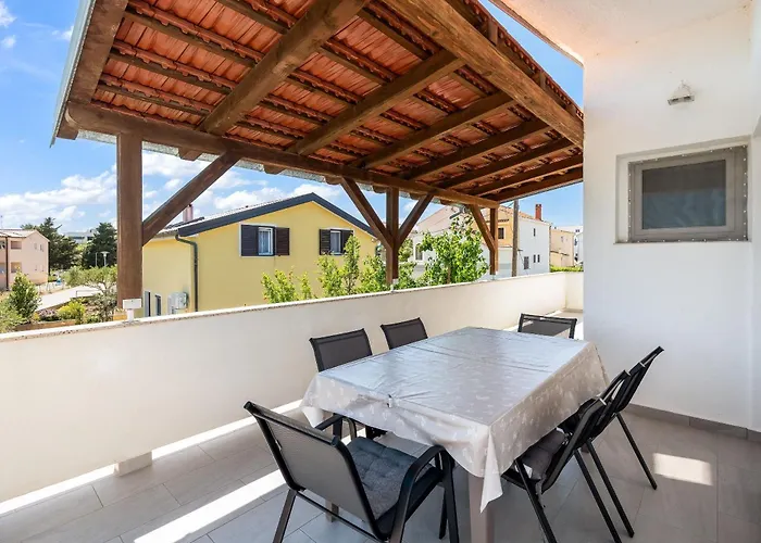 With Parking Space Nin, Zadar - 5797 شقة *