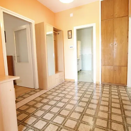 With A Parking Space Nin, Zadar - 5797 شقة *